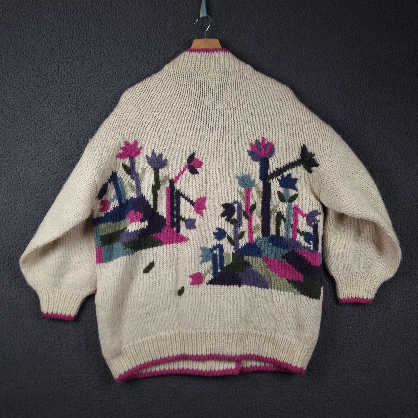 Vintage DOBRILA Cardigan Womens M Medium Pure Wool Hand Knit Yugoslavia Floral