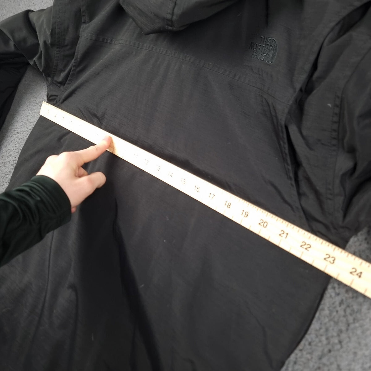 THE NORTH FACE Jacket Men M Black Parka Ski Coat HyVent Waterproof Insulated