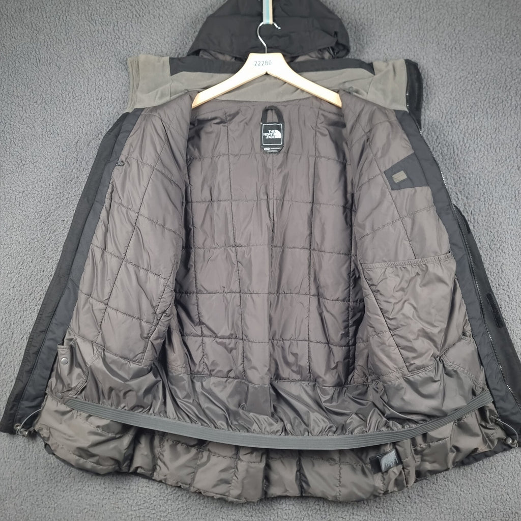 THE NORTH FACE Jacket Men M Black Parka Ski Coat HyVent Waterproof Insulated