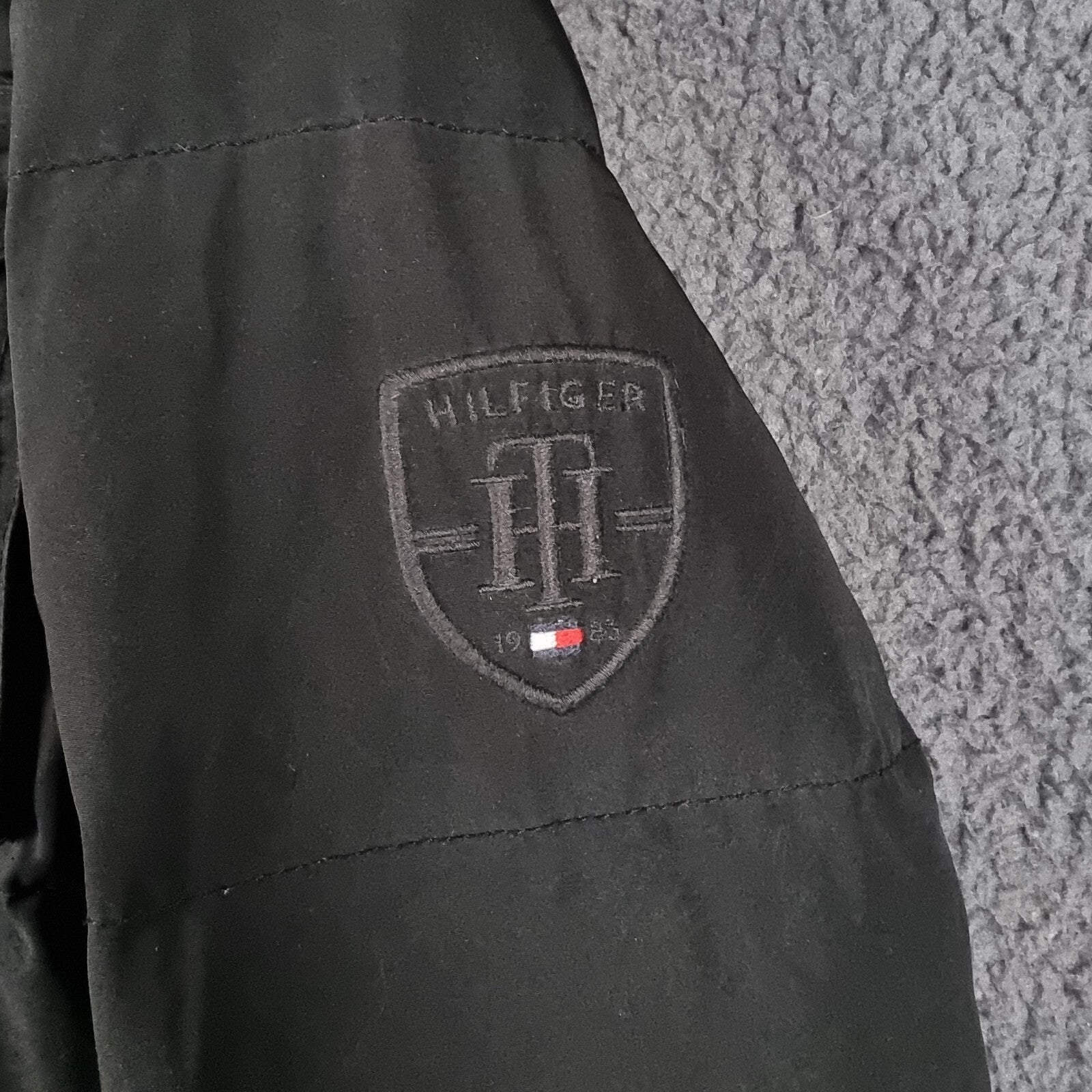 TOMMY HILFIGER Jacket Mens M Medium Black Down Insulated Puffer Hooded Bomber